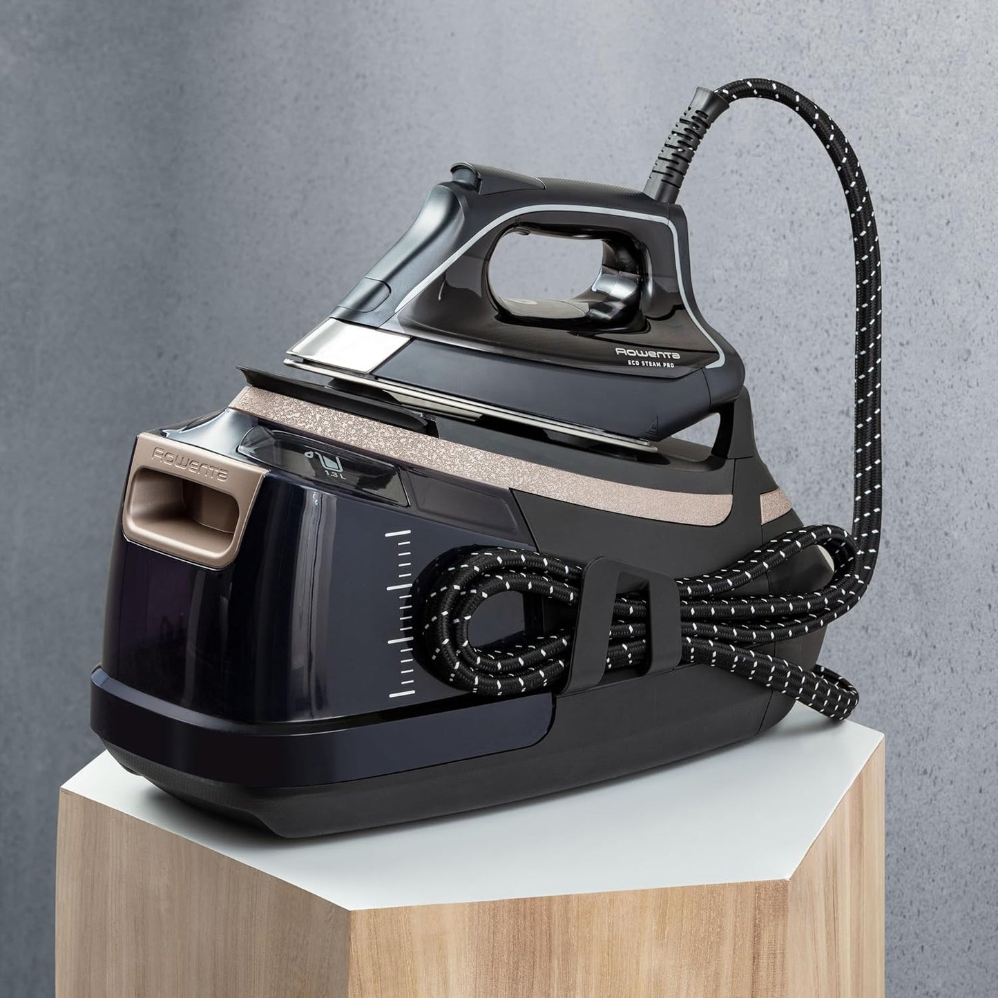 Rowenta Centro Planchado Eco Steam Pro DG9640 | Alta potencia, 1.3L, Silencioso